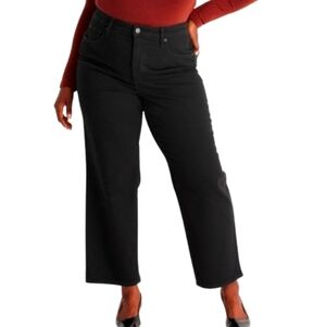 NWT UT Black High Rise Straight Leg Jeans 17